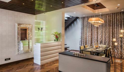 An Extravagant Luxurious Pushp Villa Overlooking The Ganges And Rishikesh Valley