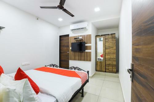 Oyo 49612 Hotel Sai Inn
