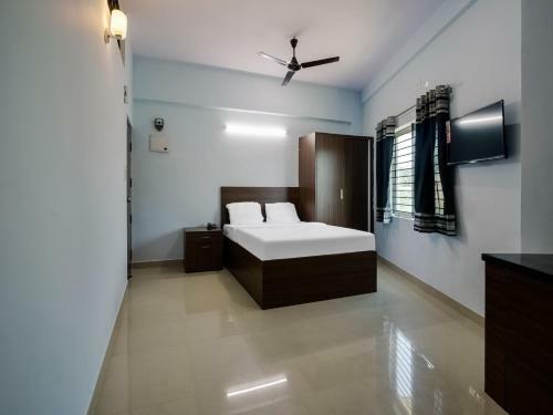 Capital O 85045 Hotel Bricknest