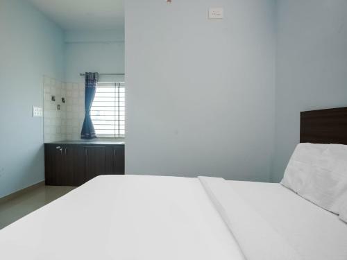 Capital O 85045 Hotel Bricknest