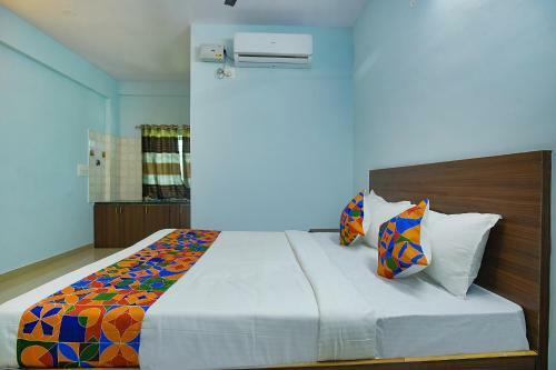 Fabhotel Bricknest Suites