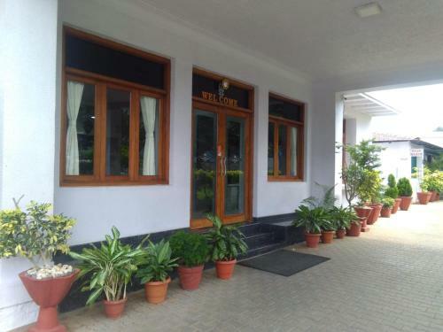 Hotel Kumar's The White House