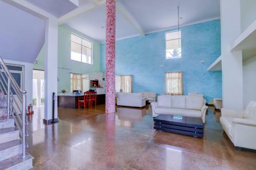 Hotel Ezzenza Royal Garden Brindavan Resort