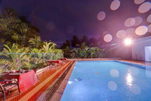 Hotel Ezzenza Royal Garden Brindavan Resort