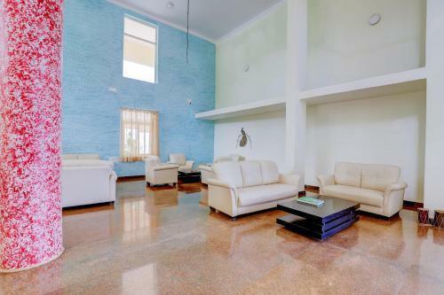 Hotel Ezzenza Royal Garden Brindavan Resort