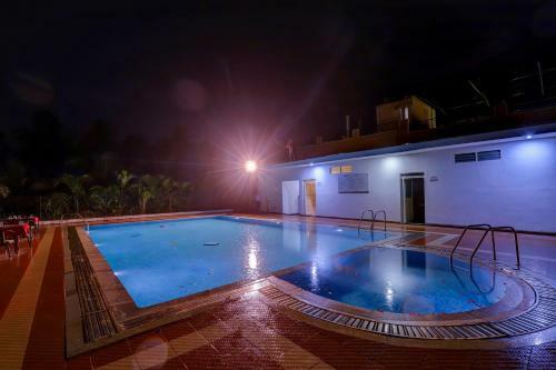 Hotel Ezzenza Royal Garden Brindavan Resort