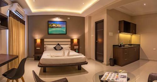 Hotel Aadya Elite