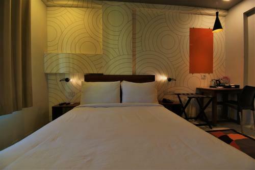 Hotel Manomay Homes