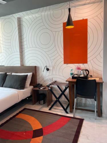 Hotel Manomay Homes