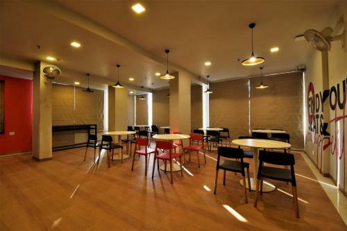 Hotel Manomay Homes