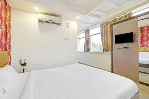 Oyo Collection O Hotel Parinda Lounge And Restaurant