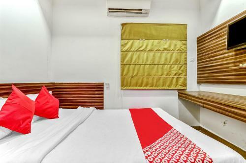 Hotel Oyo 86004 The Aace