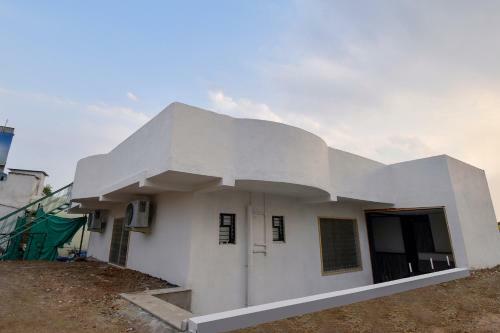 Oyo 65901 Hotel Niraj Inn