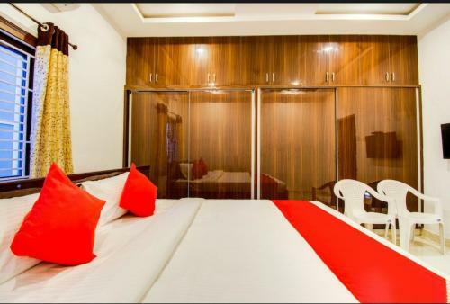 Hotel Capital O 37958 Rvn Guest Inn