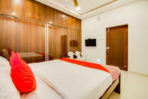 Hotel Capital O 37958 Rvn Guest Inn