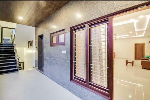 Hotel Capital O 37958 Rvn Guest Inn