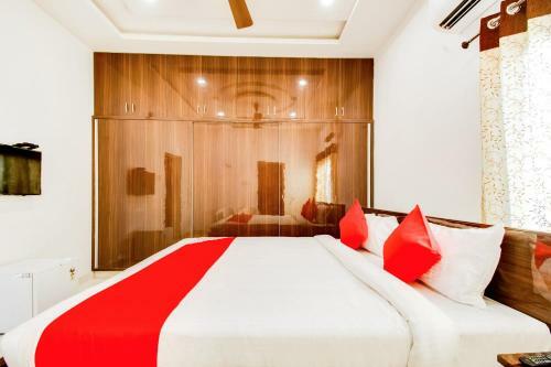 Hotel Capital O 37958 Rvn Guest Inn