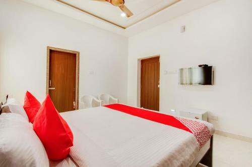 Hotel Capital O 37958 Rvn Guest Inn