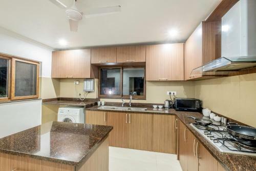 Villa River Front Home Close To Candolim