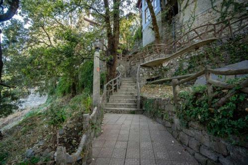Apartamento Morning Glory, 4bhk Overlooking Nainital Lake