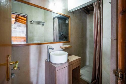 Apartamento Morning Glory, 4bhk Overlooking Nainital Lake