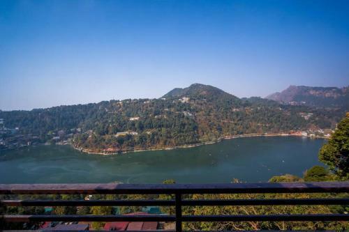 Apartamento Morning Glory, 4bhk Overlooking Nainital Lake