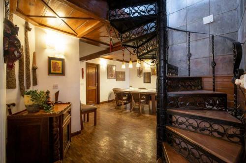 Apartamento Morning Glory, 4bhk Overlooking Nainital Lake