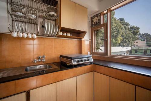 Pura Vida, Apartment Overlooking Nainital Lake