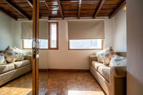 Pura Vida, Apartment Overlooking Nainital Lake