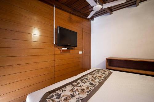 Pura Vida, Apartment Overlooking Nainital Lake