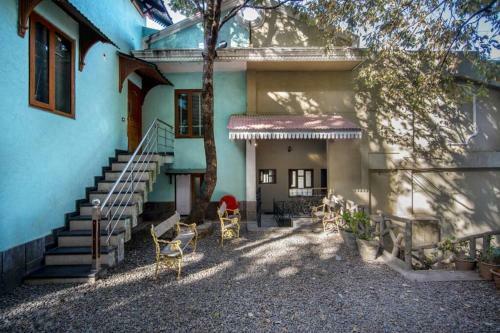 Pura Vida, Apartment Overlooking Nainital Lake