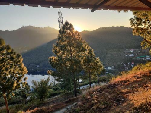 Hotel Luxus Nainital Adventure Park & Resort