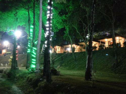 Hotel Luxus Nainital Adventure Park & Resort