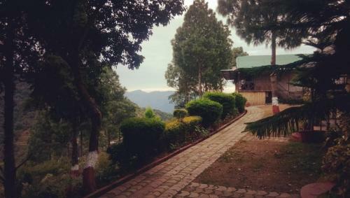 Hotel Luxus Nainital Adventure Park & Resort