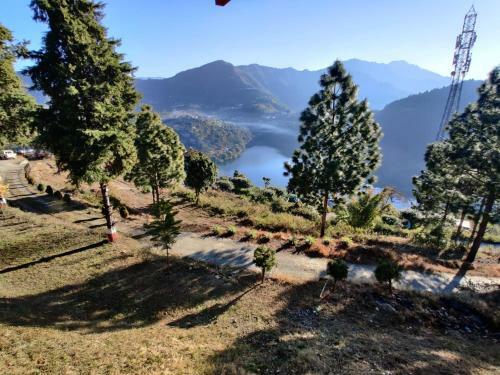 Hotel Luxus Nainital Adventure Park & Resort