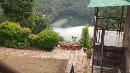 Hotel Luxus Nainital Adventure Park & Resort