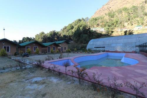 Hotel Hill Cottage, Khurpatal, Nainital