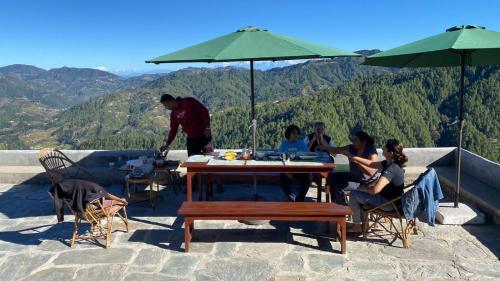 Lodge Aarish- Your Mountain Home !