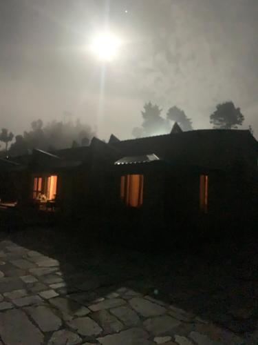 Lodge Aarish- Your Mountain Home !