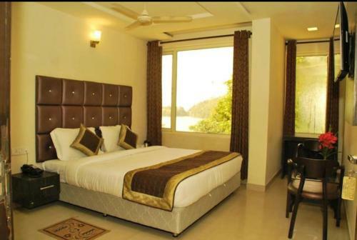 Hotel Royal Rosette Lake View Bhimtal