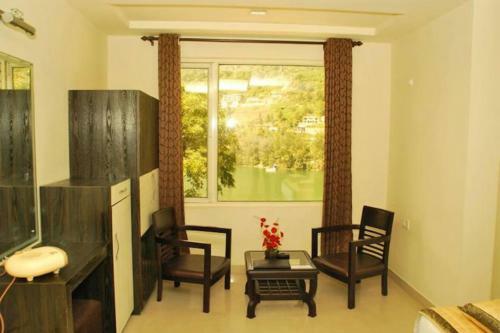 Hotel Royal Rosette Lake View Bhimtal