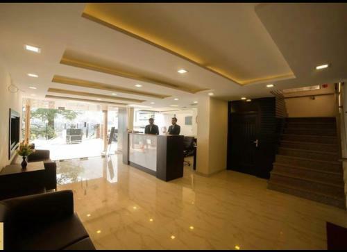 Hotel Royal Rosette Lake View Bhimtal