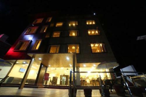 Hotel Royal Rosette Lake View Bhimtal