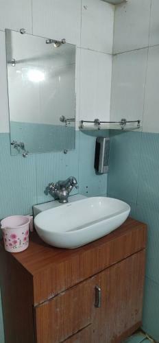 Hostal The Wood Resort