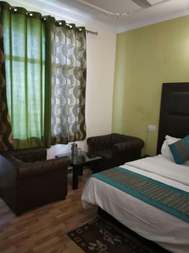 Royal Breeze Hotel & Restaurant