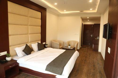 Hotel Shining Hills