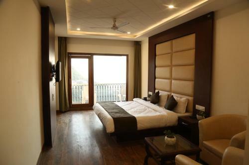 Hotel Shining Hills