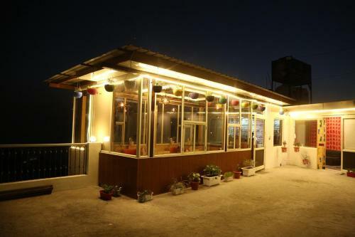 Hotel Shining Hills