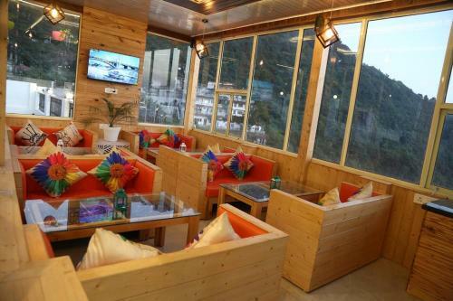 Hotel Shining Hills