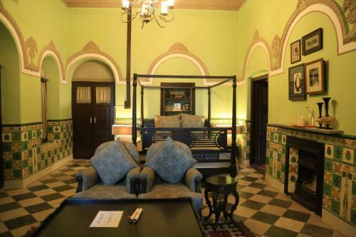 Hotel Raghu Vilas